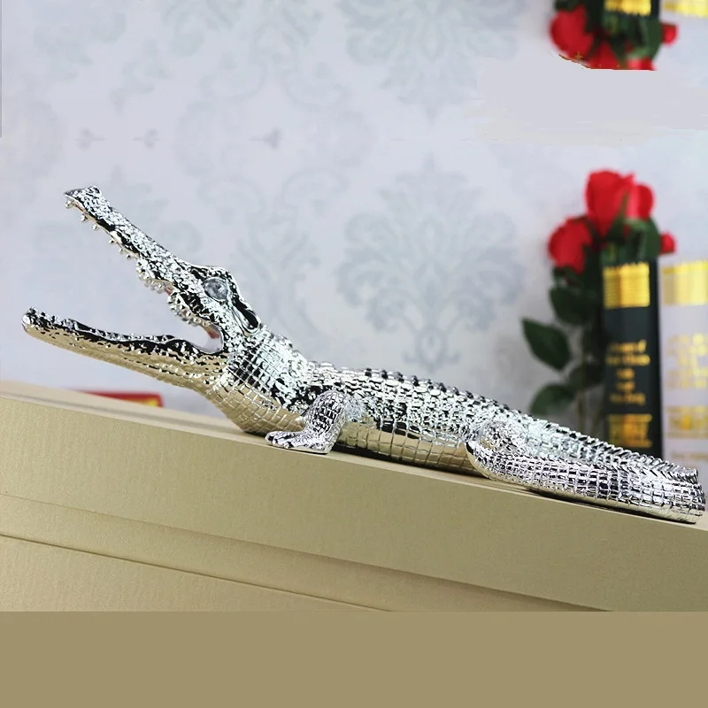 resin alligator statue