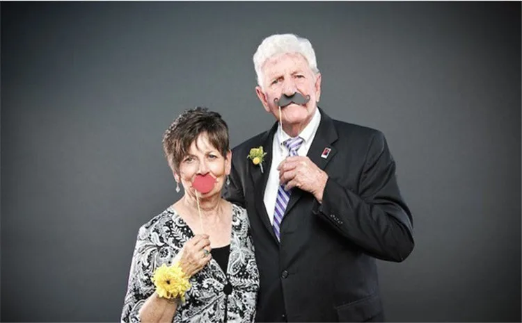 58 PcsSet DIY Photo Booth Props New Photo Props Wedding Favors And Gifts Lips Mustache Card On A Stick For Wedding Decoration (2)