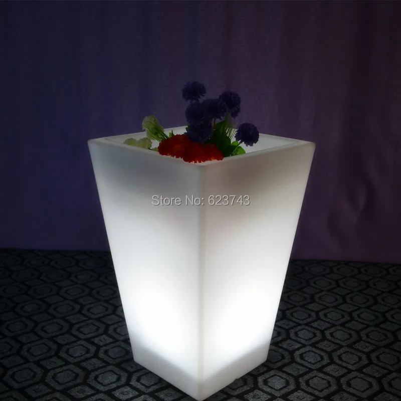 Plastic rechargeable luminous multipurpose Y-POT SQUARE LED flower pot and cube led ice bucket for bar home party decoration