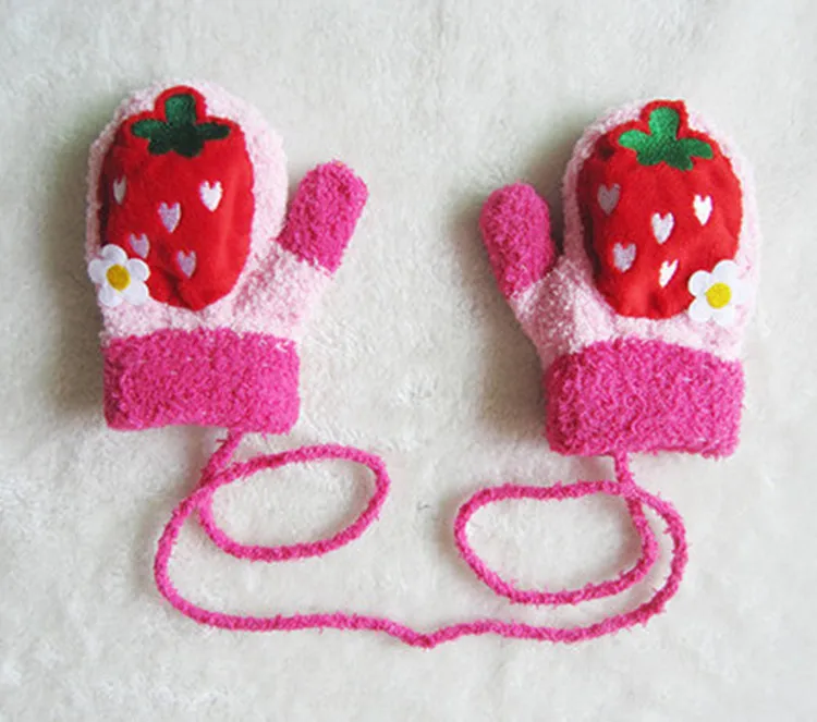Милые детские перчатки для девочек мальчиков с рисунками животных; зимние Утепленные флисовые варежки для новорожденных; детские бархатные перчатки унисекс; DS29 - Цвет: B