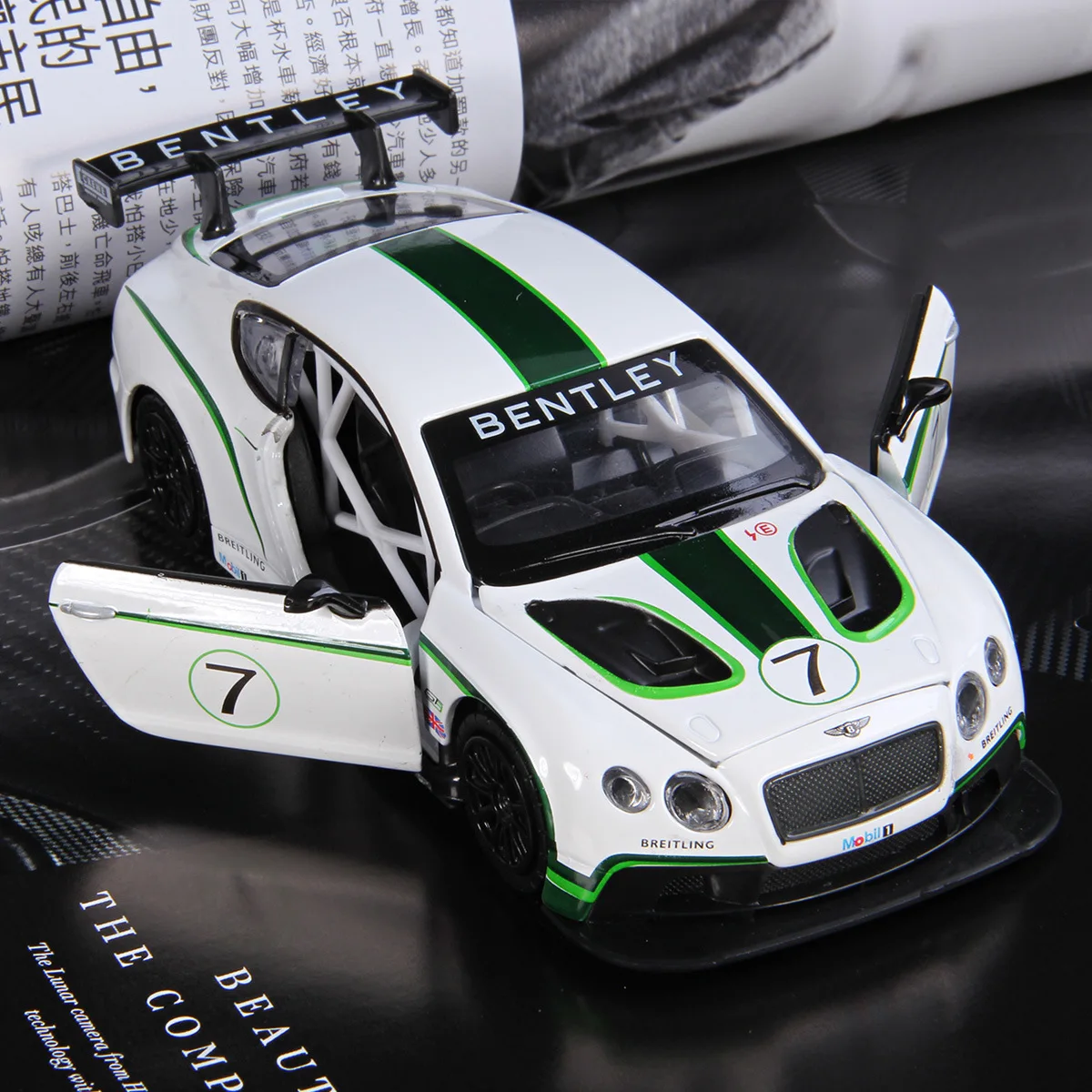 

1:24 Die Cast Model Cars Electric Flashing Pull back scale automobile Alloy Vehicle gld3 Children Toys Bentley Continental GT3