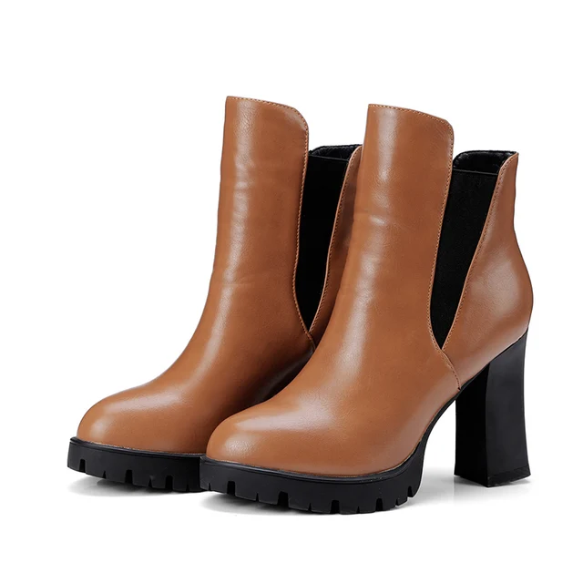 plus size chelsea boots