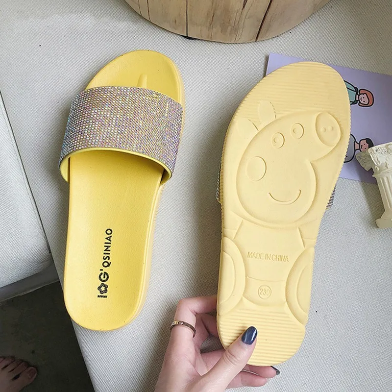 

Fashion 2019 Luxury Slippers Women Slides Flat Indoor Home Rhinestone Slippers Outdoor Ladies Summer Flip Flops