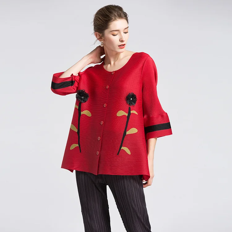 

spring new trend fold thin seven-quarter sleeve loose European and American fashion long coat miyake free shipping