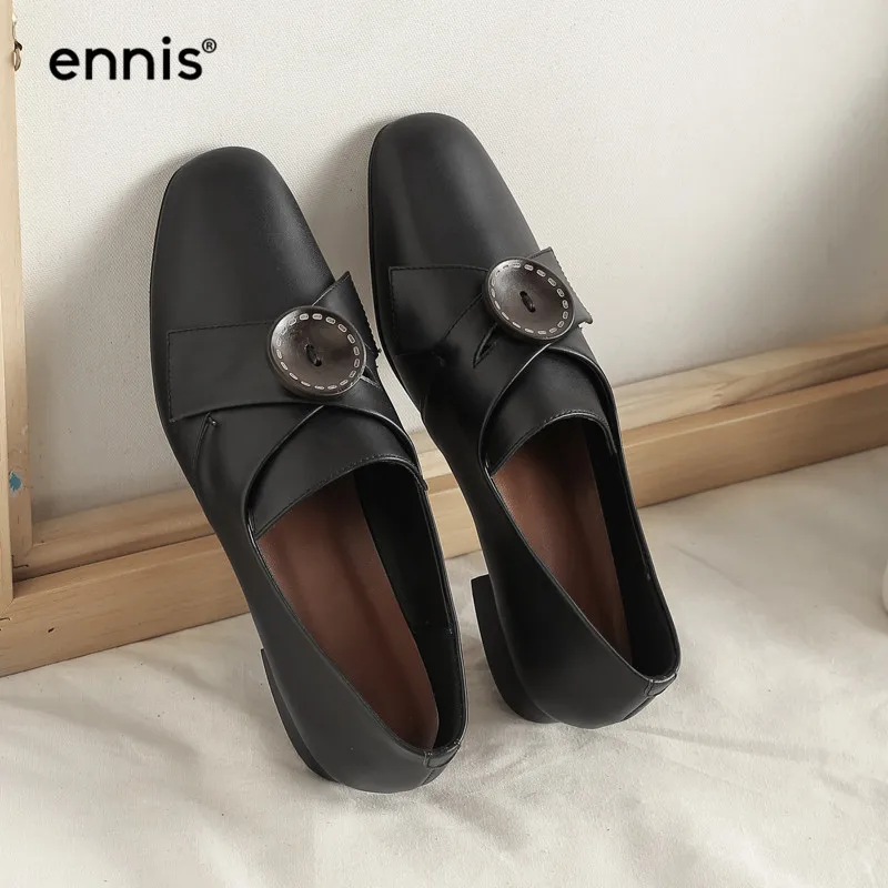 

Genuine Leather Loafers Shoes Women Fashion Flats Round Toe Spring Casual Shoes Button Decoration Black Brown Ladies Shoes C938