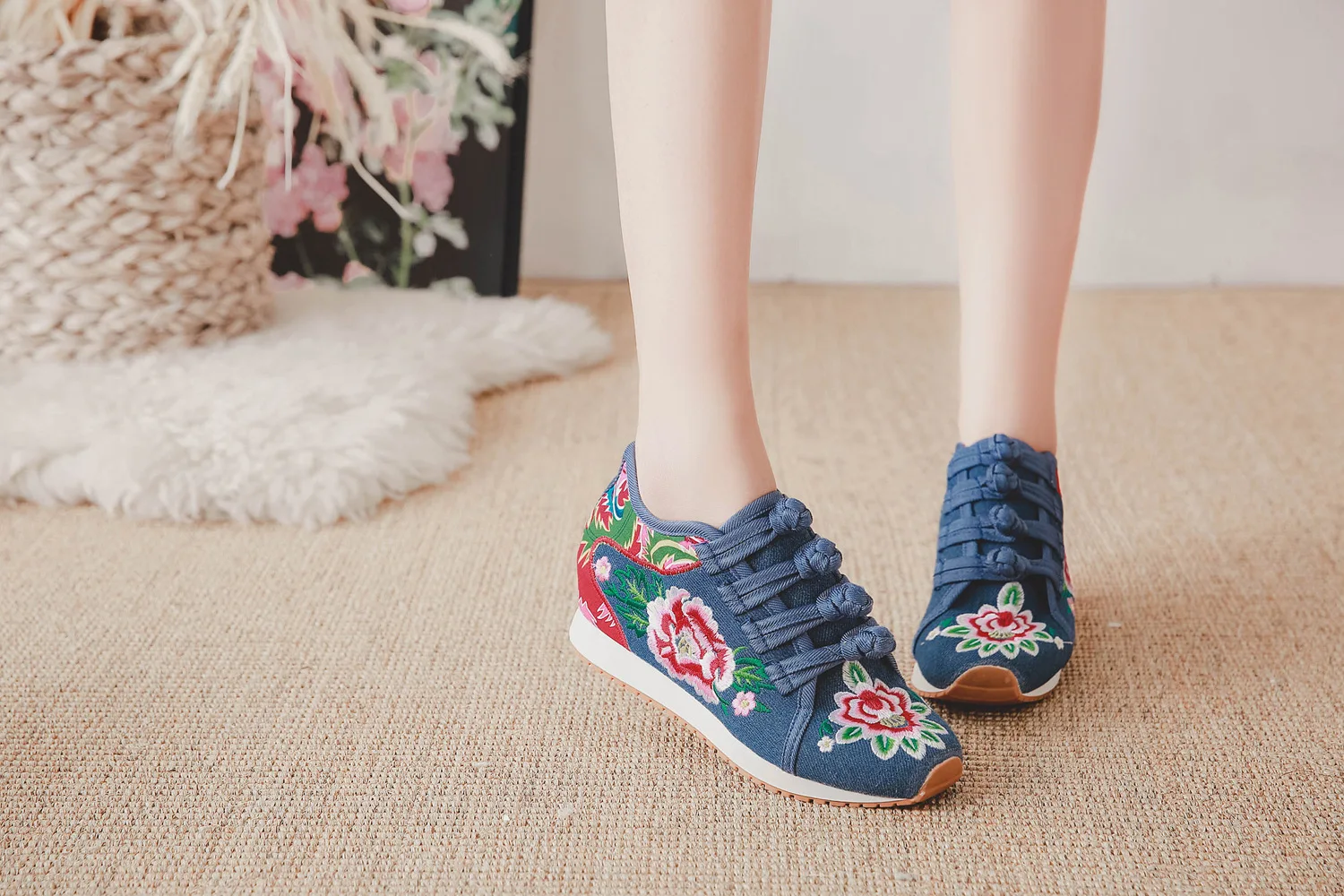 Женская обувь с цветочной вышивкой лотоса; парусиновая обувь для путешествий в китайском стиле на шнуровке; Повседневная хлопковая обувь на платформе; женская обувь; sapato feminino - Цвет: 16