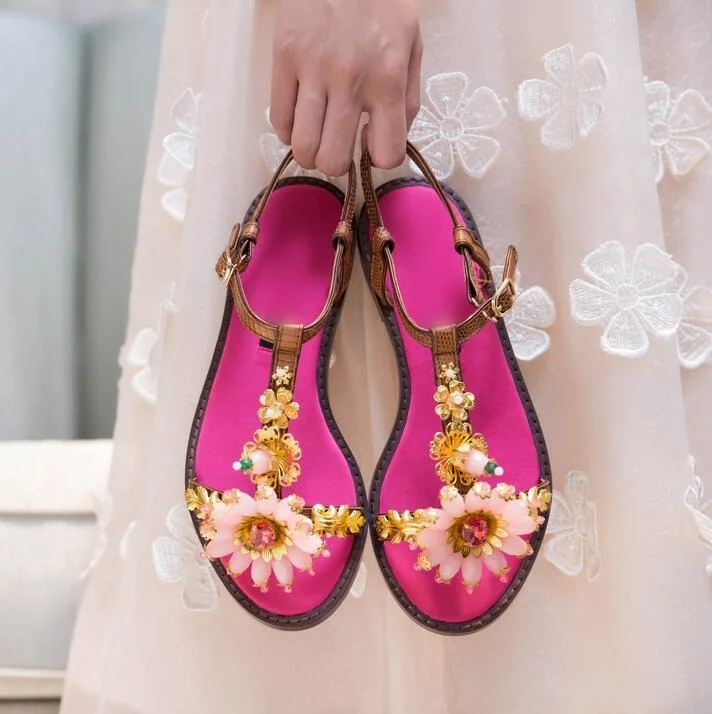 

Sexy Flower Crystal Embellished Rhinestone Gladiator Sandals Cut-out Peep Toe Flat Summer Shoes Gold Metal Decor Beach Sandals
