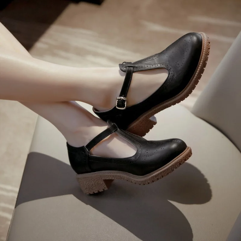 Fashion T-straps Oxford Shoes Women Flats Spring Fashion Flat Heels Casual Ladies Black Brown Loafer Shoes Girls Comfortable
