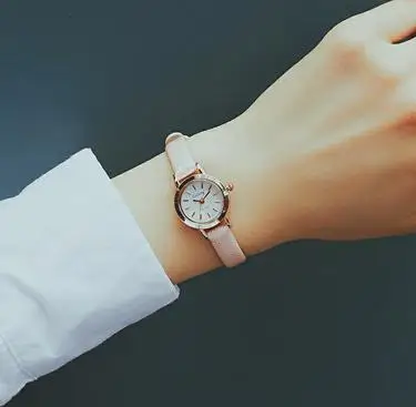Ulzzang небольшой циферблат винтажные кожаные женские часы повседневные очаровательные женские наручные часы Простой стиль кварцевые часы женские часы - Цвет: Pink