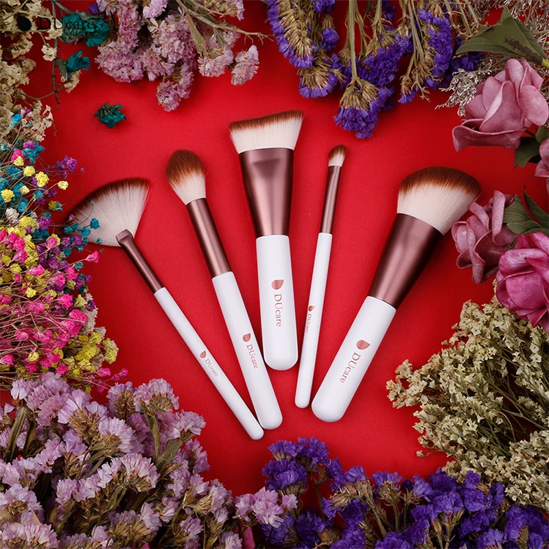 Ducare 5pcs Makeup Brush Set Contour Highlight Eyeshadow Fan Brush Fan