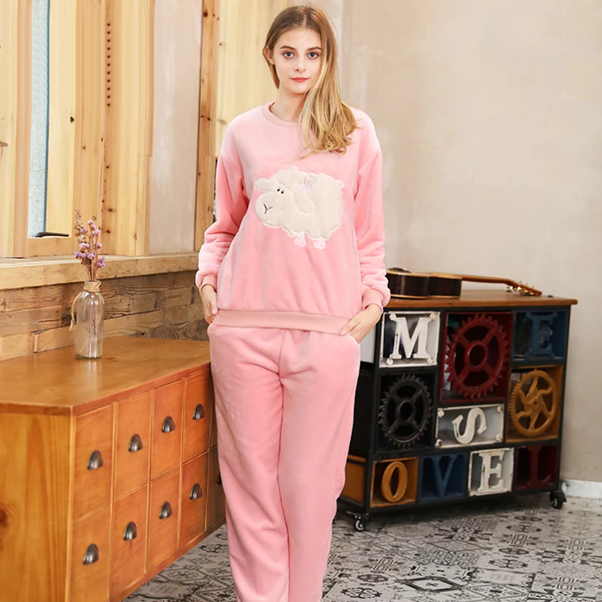 SpaRogerss Winter Women Pajamas 2017 Brand Pajamas Lady Long Sleeve