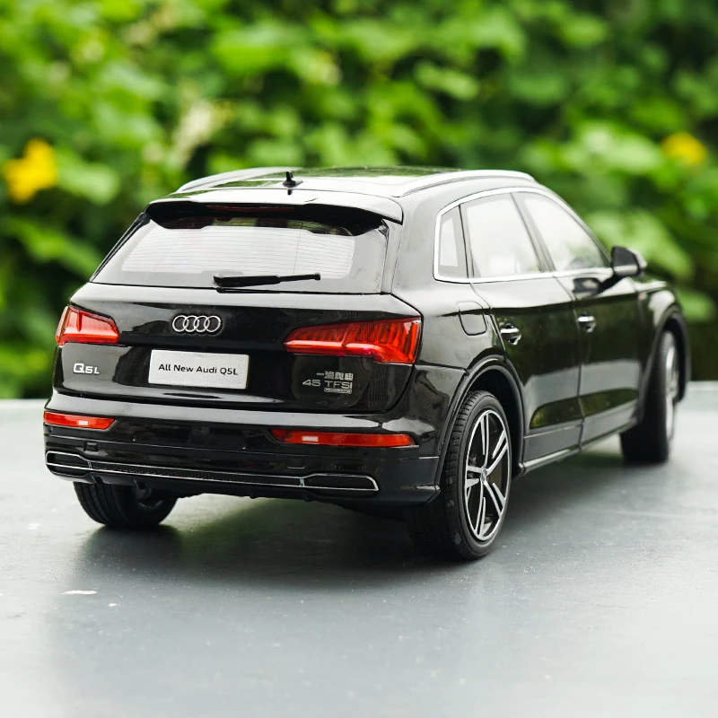 1:18 оригинальная упаковка Q5L SUV модель автомобиля из сплава, высокая модель имитации коллекции, подарочная упаковка