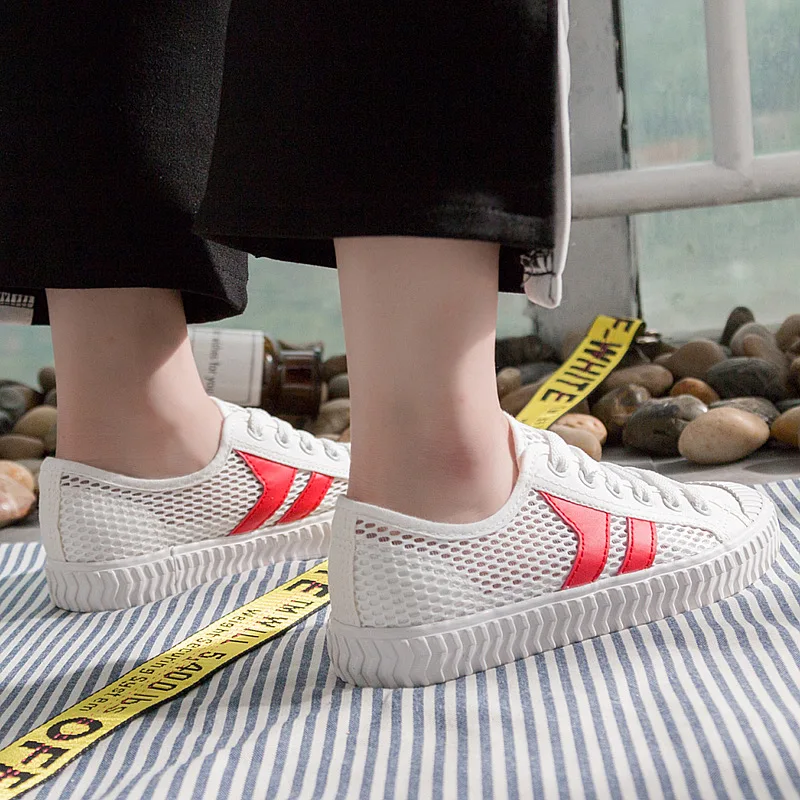 

Canvas shoes women's wild 2019 summer Korean version of the mesh breathable flat shoes students white shoes.