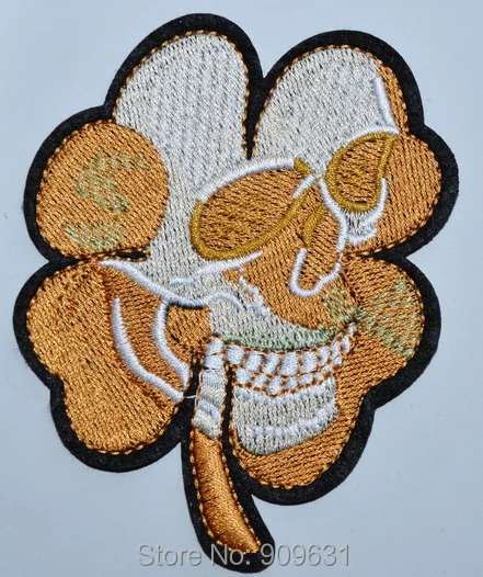 

PIRATE SKULL CLOVER MILITARY USA ARMY MORALE TACTICAL ARID DESERT IRON ON PATCH
