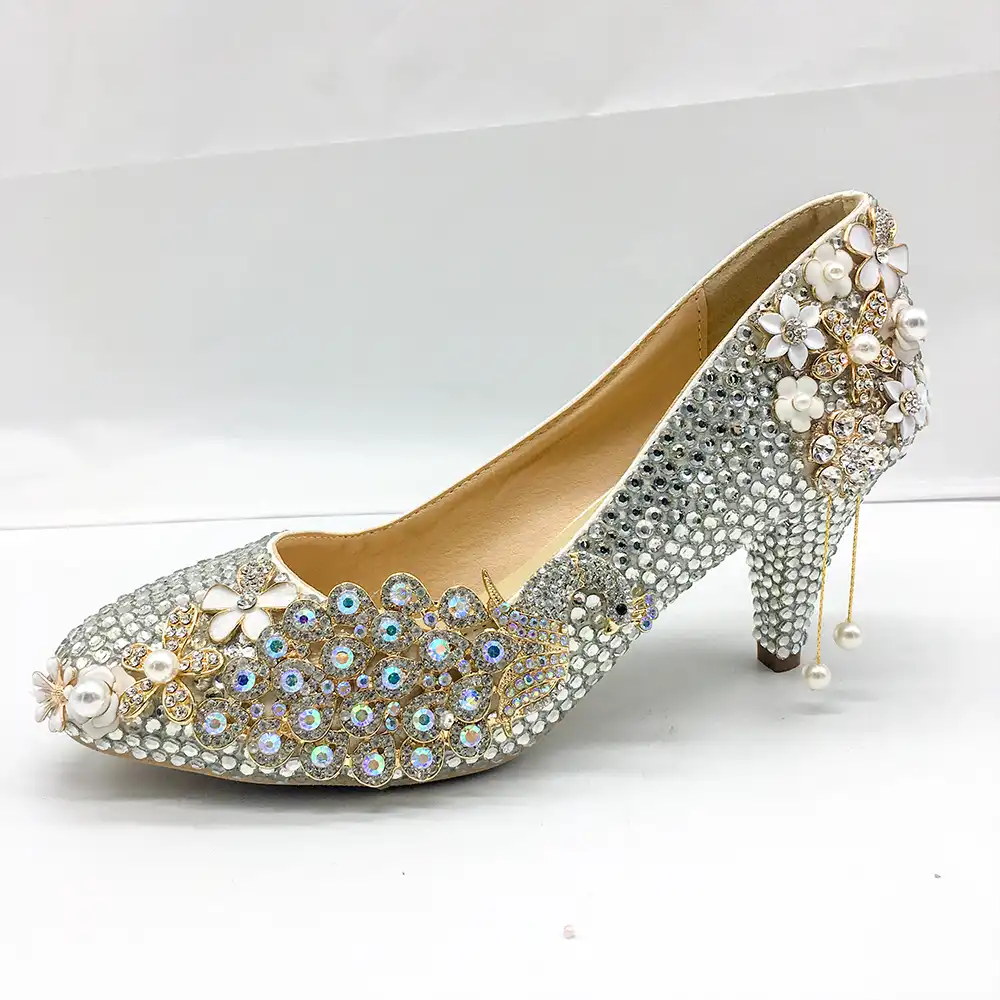 wide width white shoes