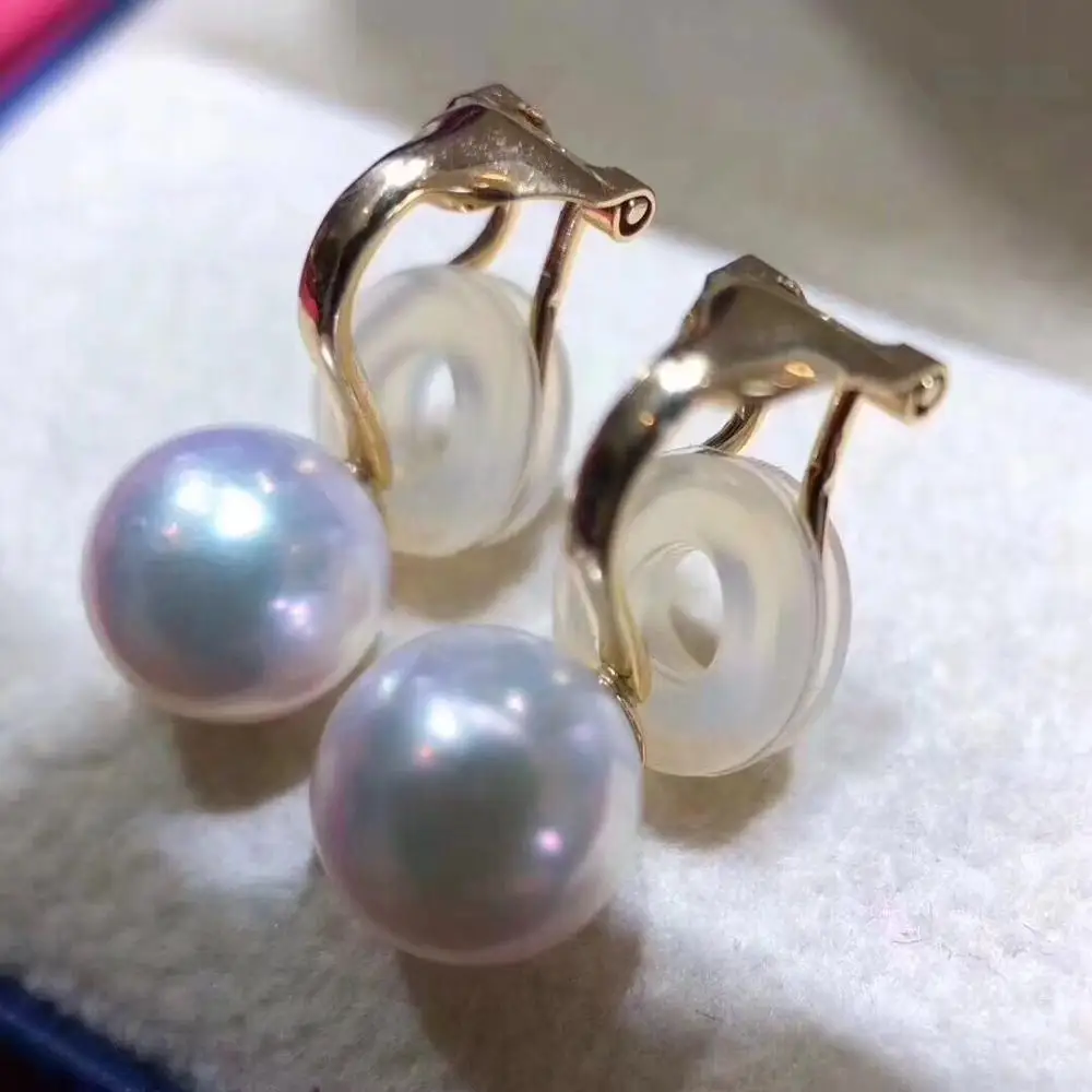 

charming pair of 10-11mm south sea round white pearl clisp earring 18k