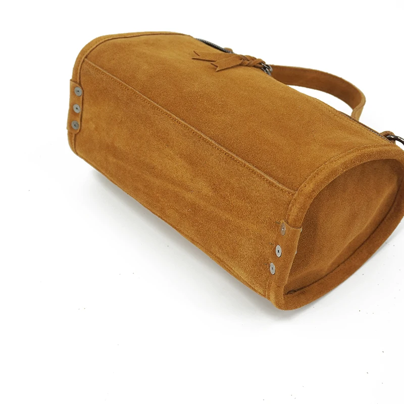 LilyHood Женская Замшевая сумка на плечо из натуральной кожи с заклепками для женщин, маленькая сумка для отдыха в Бостоне, нубуковая Сумка-котелок через плечо