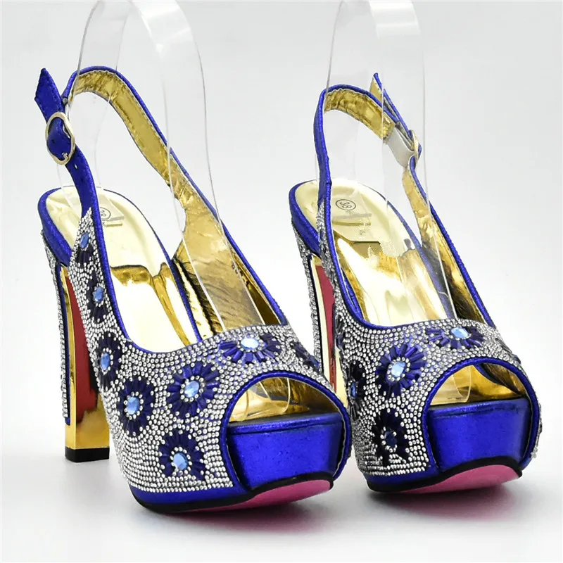 Новое поступление Итальянская обувь с С сумочкой в одинаковом стиле в комплекте декорированные стразы комплект из туфель и сумочки итальянский дизайн, комплект из туфлей в нигерийском стиле женская обувь