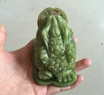 

Natural jade Jade carving ornaments jade carved jade Feng Shui Decorates Toad