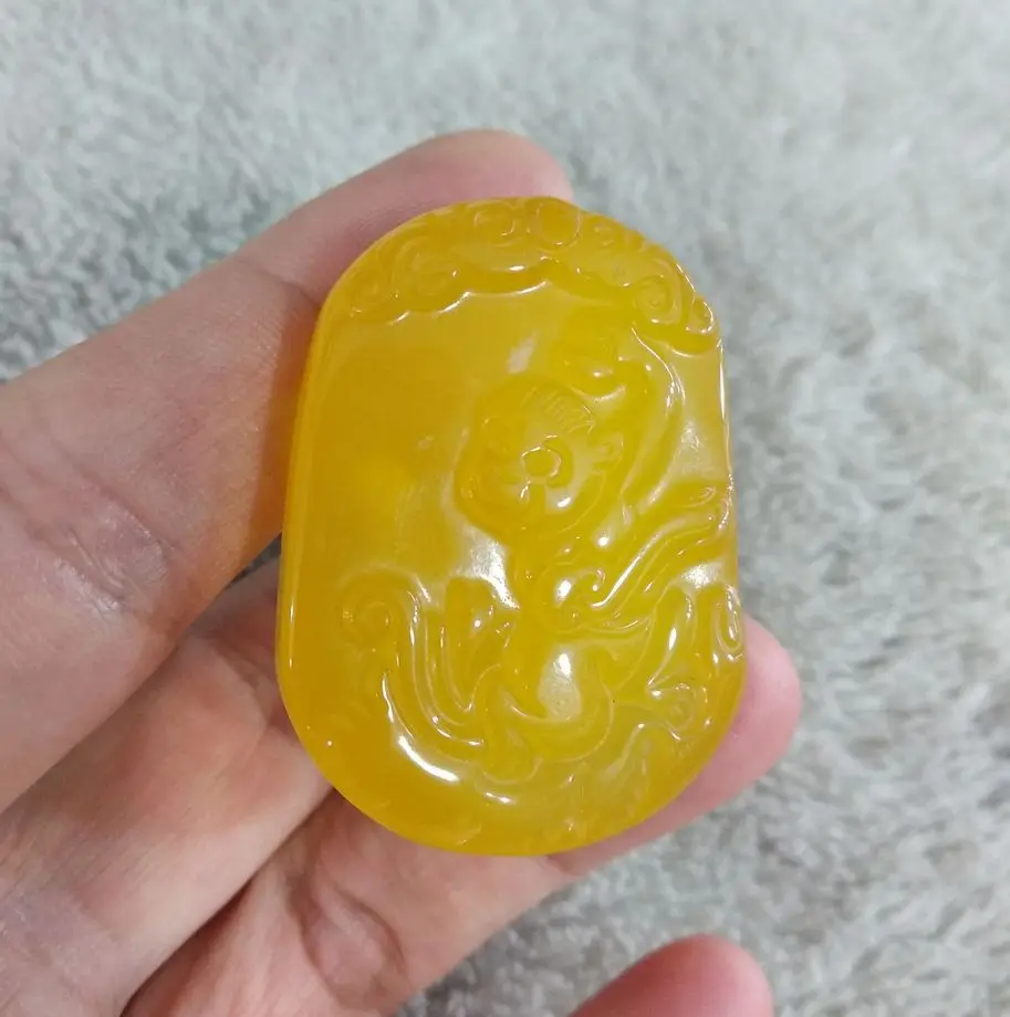 

Exquisite Hand Carved Nature Yellow Agate Pendant chalcedony Amulet Monkey With String 4A +