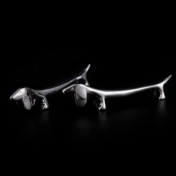 

Hot Sale 1Pcs Cute Dachshund Dog Metal Nail Brush Pen Rack Stand Holder Manicure Nail Art Tool Metal Pen Racks Display Holders