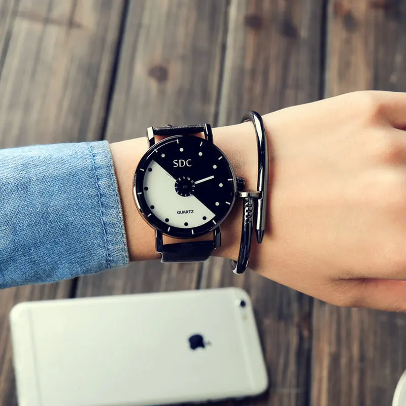

Futuristic Unique Women Men Fashion Casual Quartz Watches Multicolor Cool Ladies Male Wristwatch Unisex Student Exquisite Watch