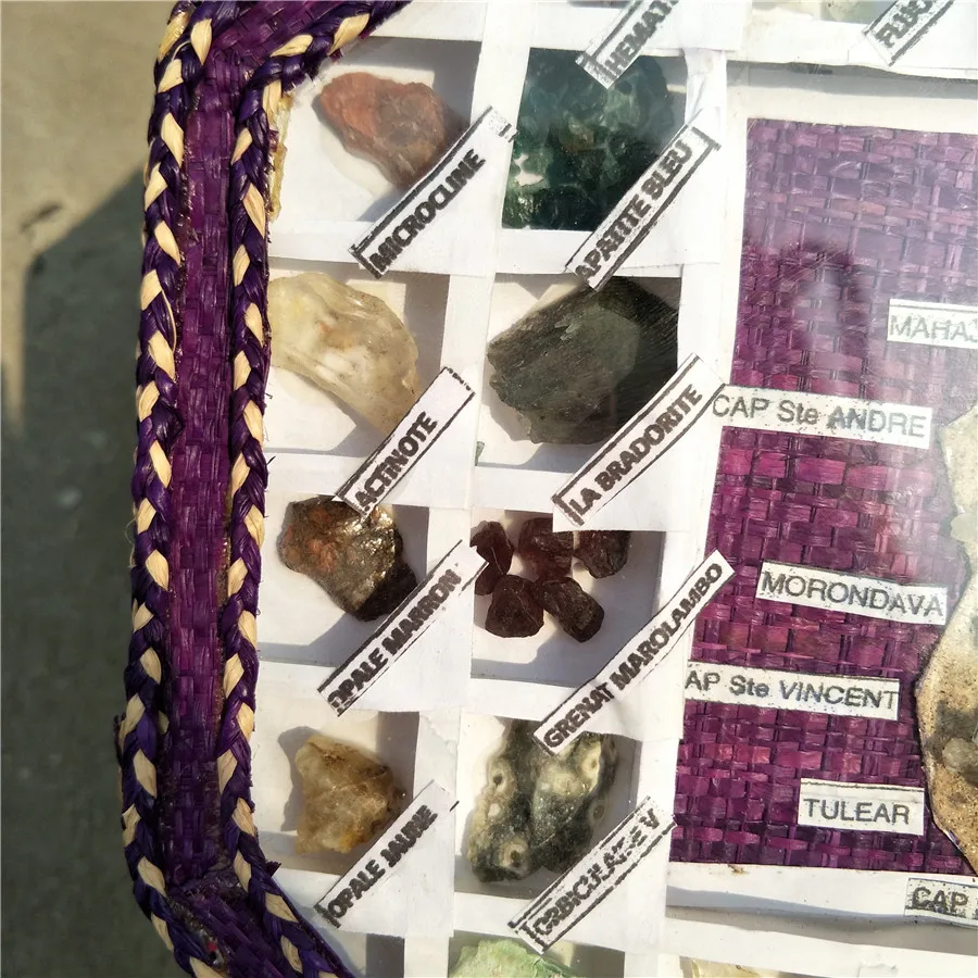 Properties of chrysolite, mascot-stone of unique beauty Properties of chrysolite, mascot-stone of unique beauty