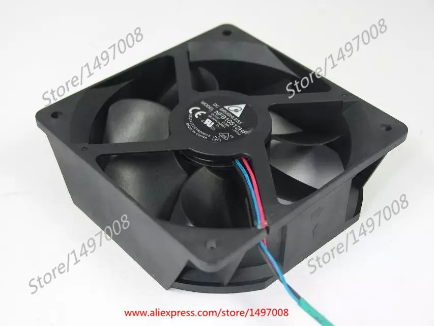 

3-проводной охлаждающий вентилятор для проектора сервера Delta Electronics NFB10512HF 7F03 DC 12 В 0.39A 105x105x32 мм