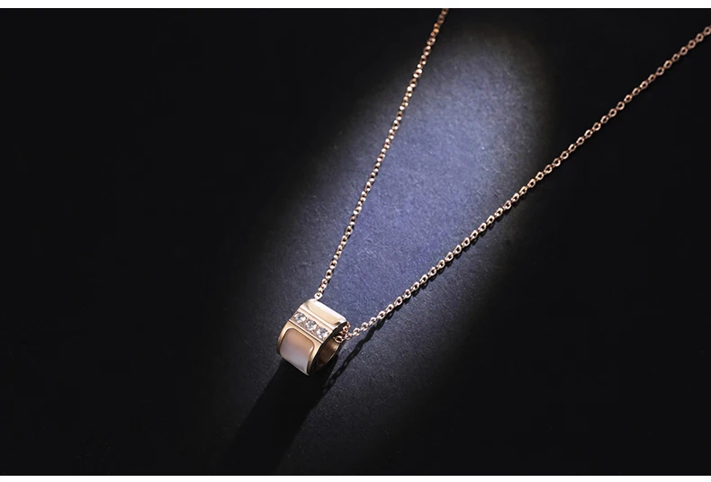 

2019 Fashion Cylindrical white shell pendant necklace chocker necklaces for women zirconia jewelry love gift
