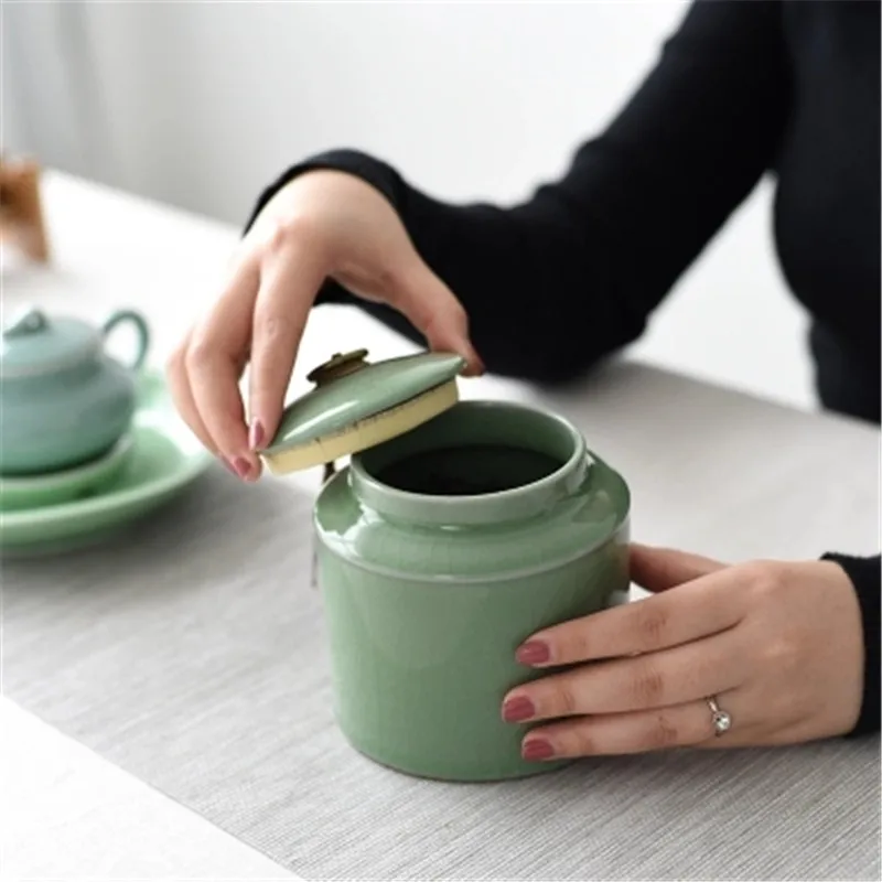 

Porcelain Candy Jar with Cover Ceramic Tea Storage Boxes for Dried Fruit Spice Coffee Powder Organizer Jars Home Decoration