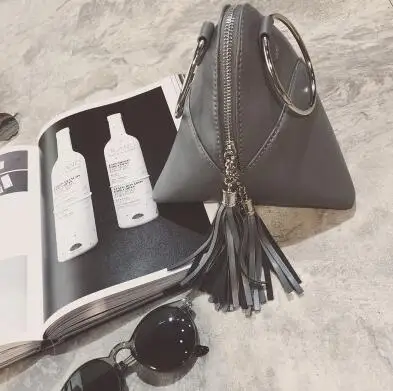 Пельменей пакет Женская сумочка мини-кисточка сумка треугольник женские сумки-мессенджеры из искусственной кожи - Цвет: Темно-серый