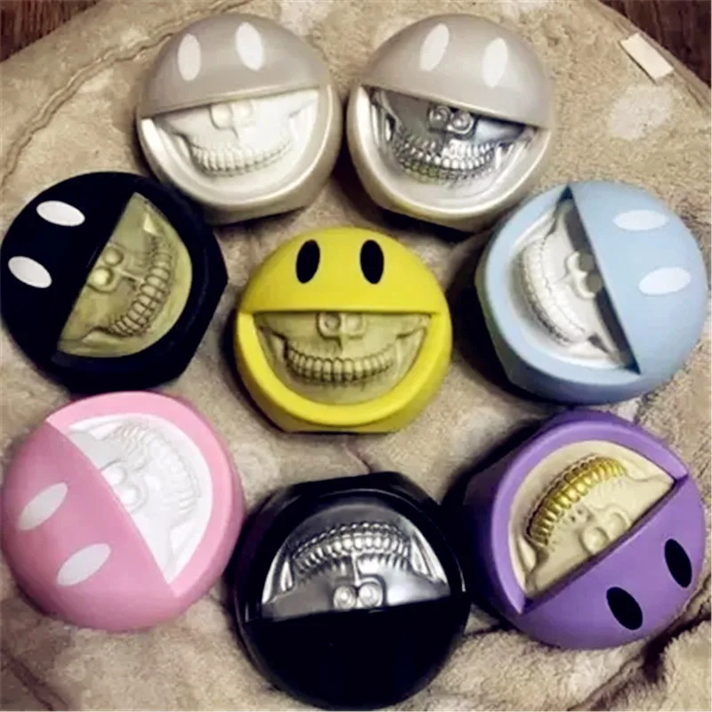

OriginalFake Medicom Toy KAWS Street Art Skull Tooth Smiley SORRISO PERLA PVC Action Figure Model Toy G1267