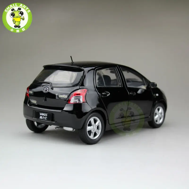 1:18 Yaris 2008 литая под давлением модель автомобиля черного цвета