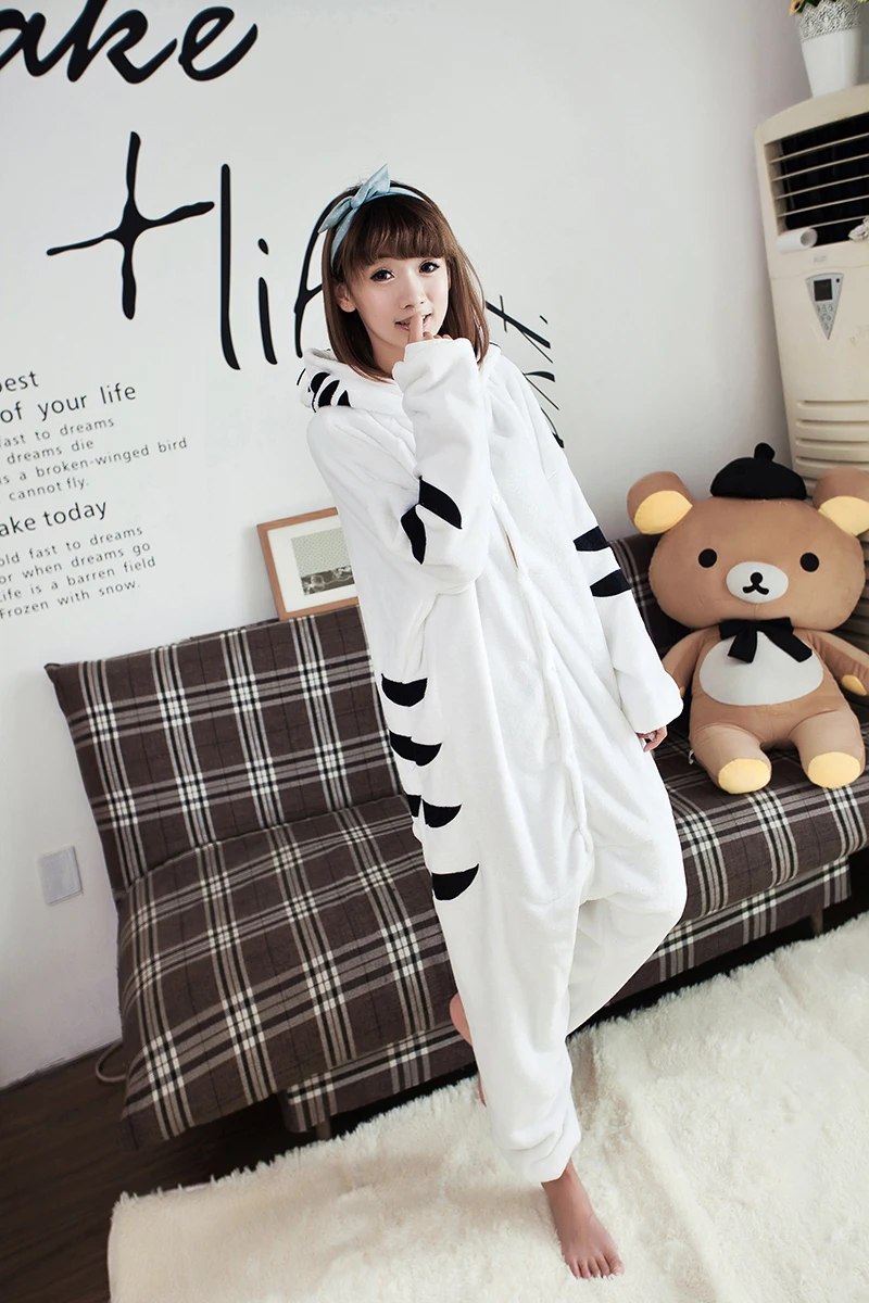 

Kigurumi Adult White Tiger Onesies Pajamas Unisex Sleepsuit Animal Sleepwear Cosplay Costumes Halloween Christmas Party Dress