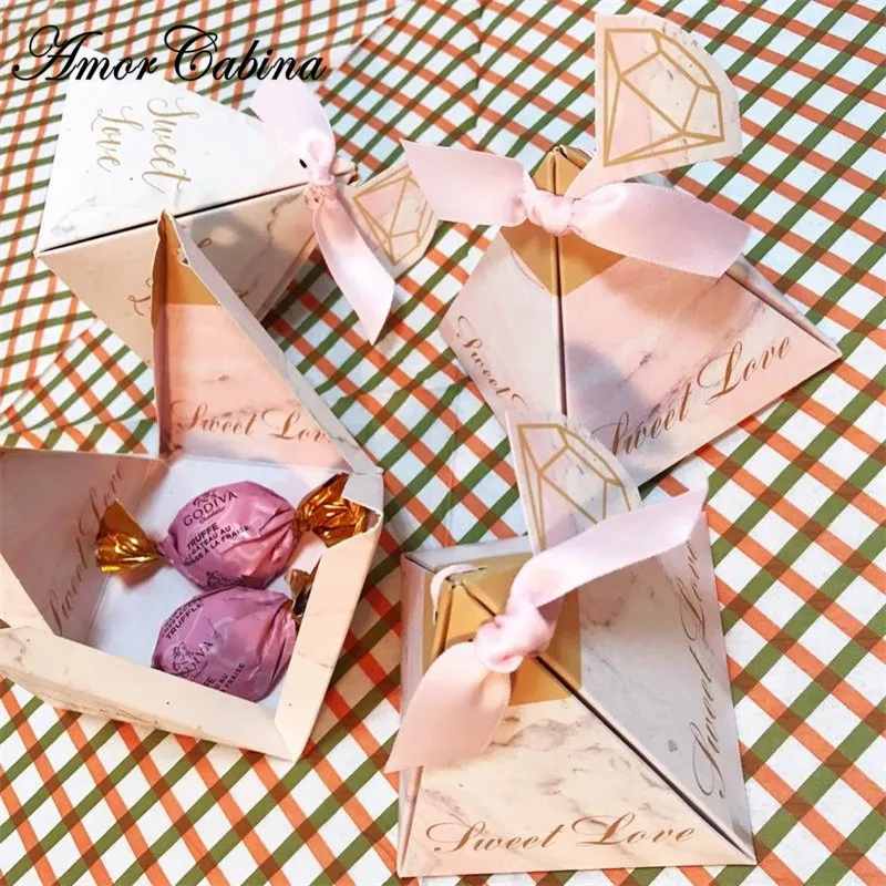 Мраморная треугольная пирамида Свадебные Сувениры Конфеты Коробочки bomboniera вечерние Подарочная коробка, коробка с шоколадом с лентами и алмазными бирками