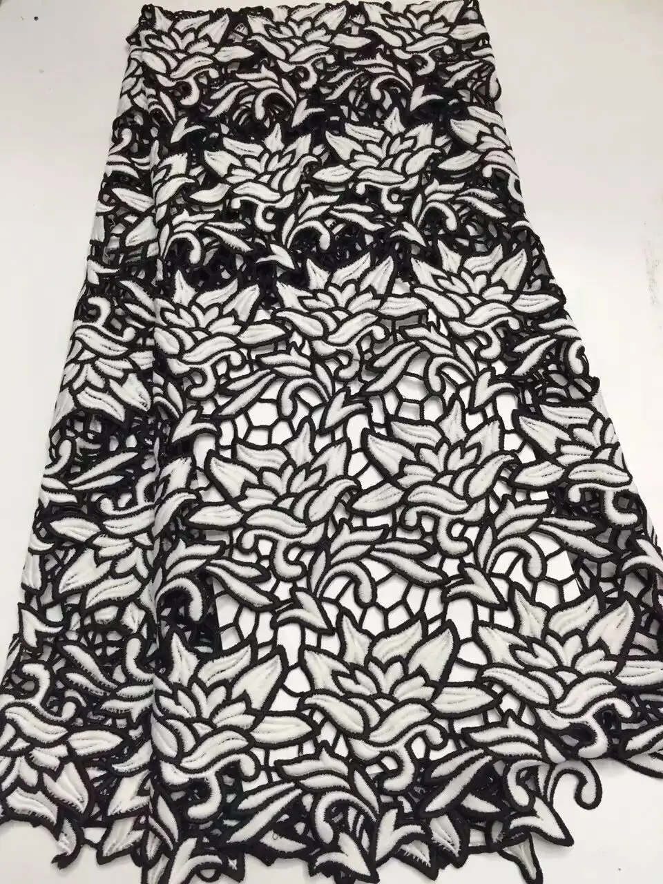 

lovely embroidered guipure lace fabric CGL-6129 for sexy dress