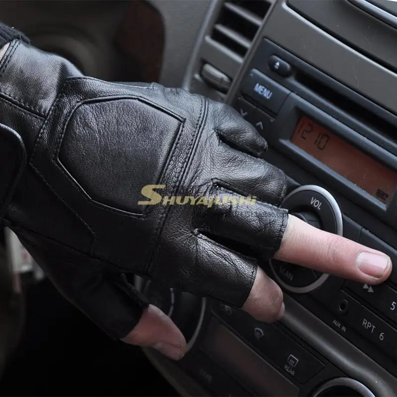 

Men driving fingerless gloves sheepskin leather gloves movement fitness half gloves leather gloves half refers to photography
