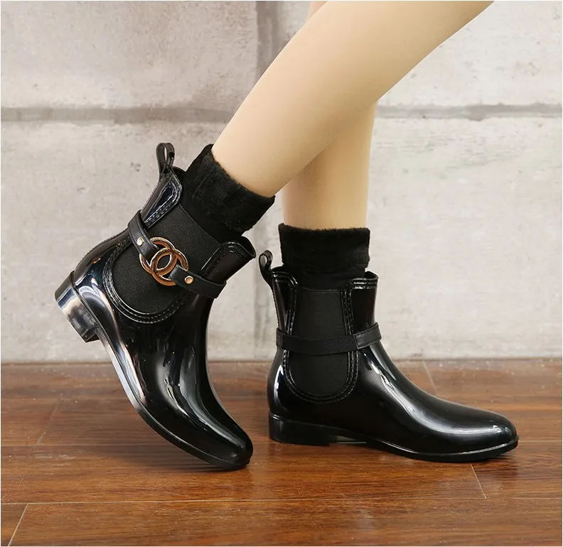 female rainy shoes