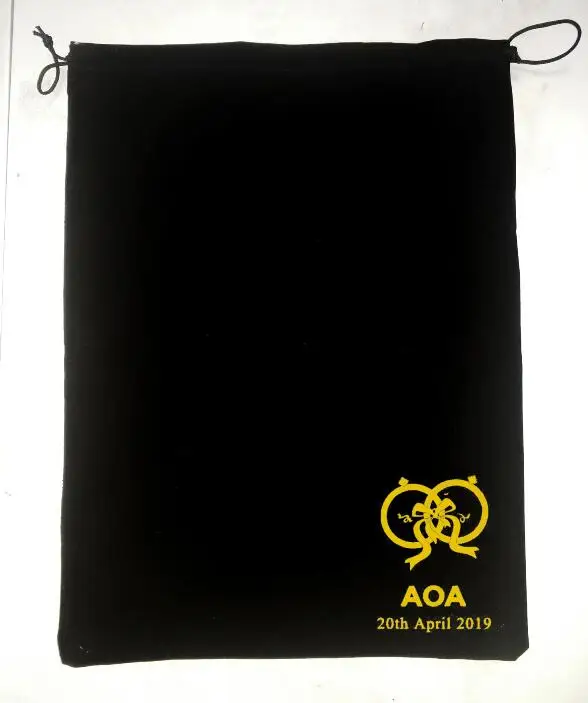 

Custom-made 100pcs 30x40cm Big Size Black Drawstring Velvet Bags For Wedding Gift Packaging Pouches Print Logo