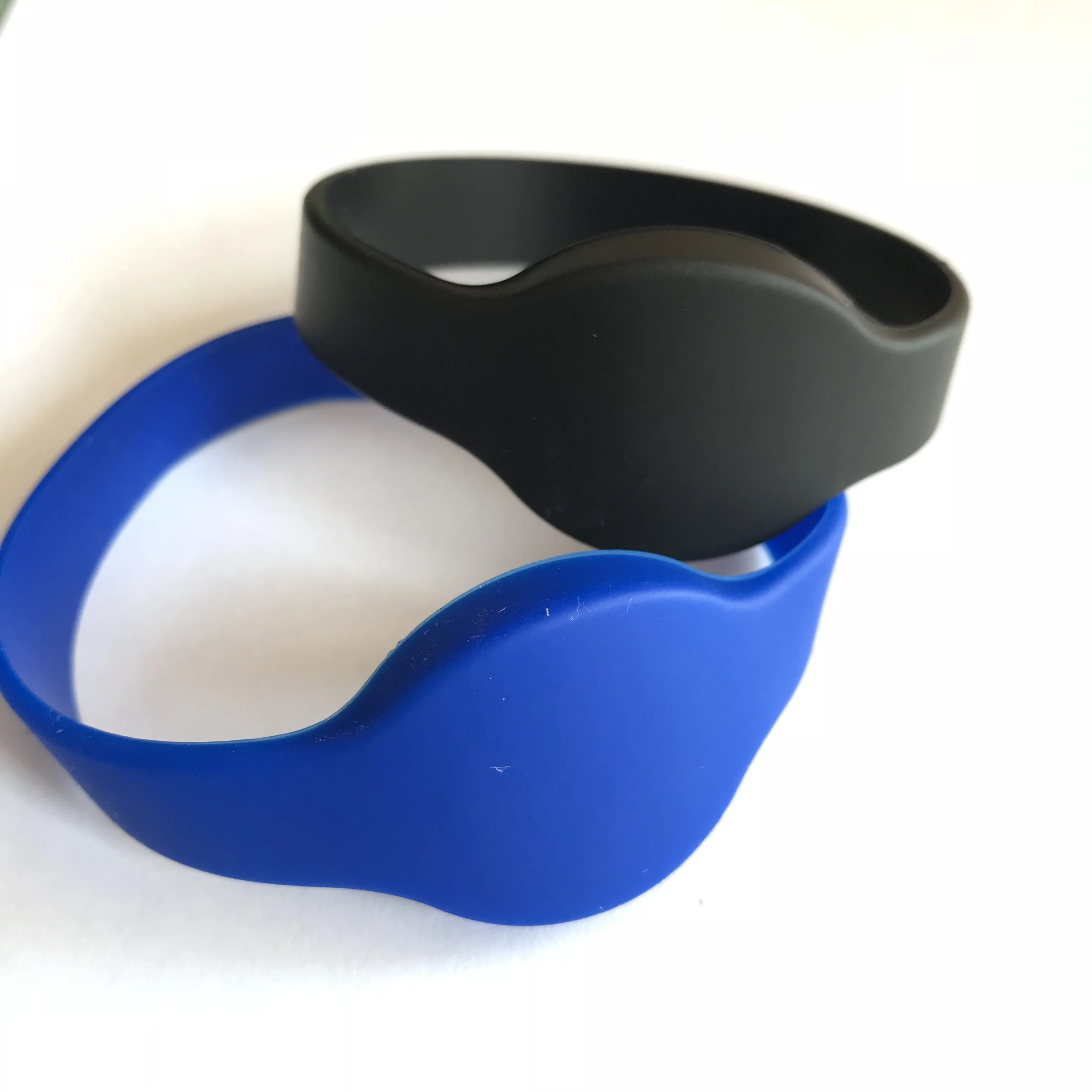 

10pcs/lot waterpoof Writable rewrite 125khz duplicator T5577 silicone rfid wristband
