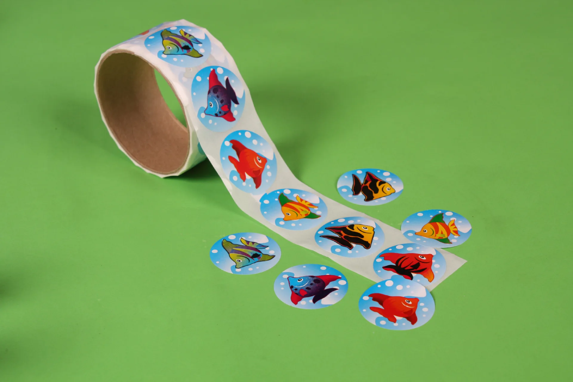 Один рулон мультфильм тропическая рыба лента креативные Детские Канцелярские наклейки милые наклейки для украшения дома школы