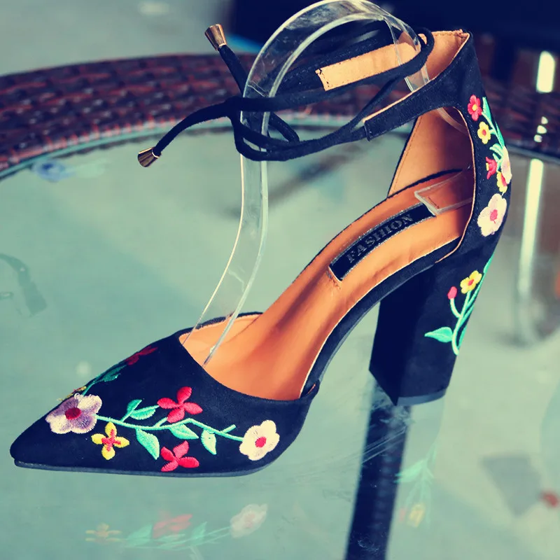 EOEODOIT Для женщин Ультра 10 см высокий устойчивый каблук с вышитыми цветами Туфли-лодочки ботильоны на шнуровке острый носок Повседневное вечерние универсальные обуви