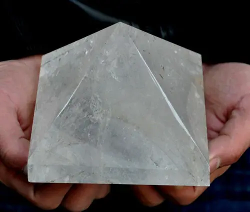 

free shipping 68010+++ Large NATURE transparent QUARTZ CRYSTAL PYRAMID POINT HEALING