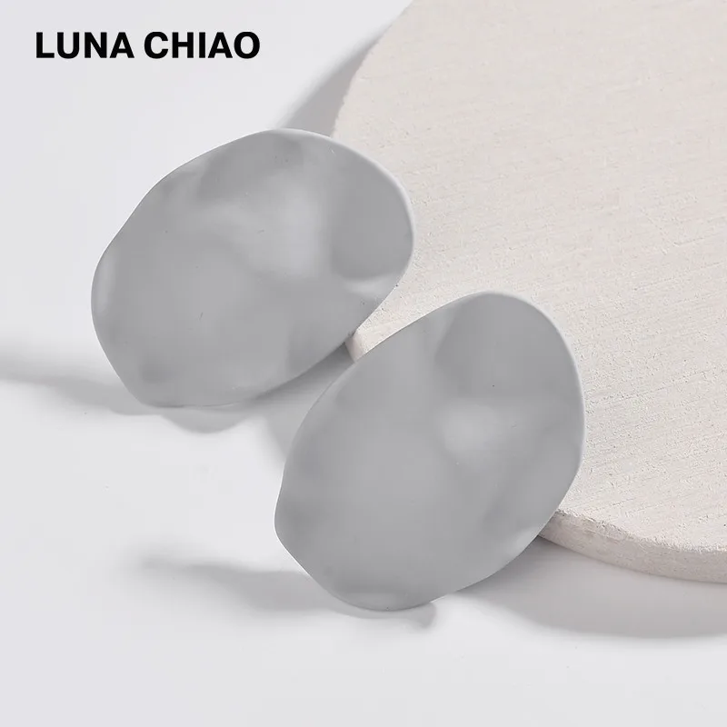 LUNA CHIAO Модные Цветные с порошковым покрытием неровные поверхности большие металлические серьги-гвоздики для женщин - Окраска металла: grey