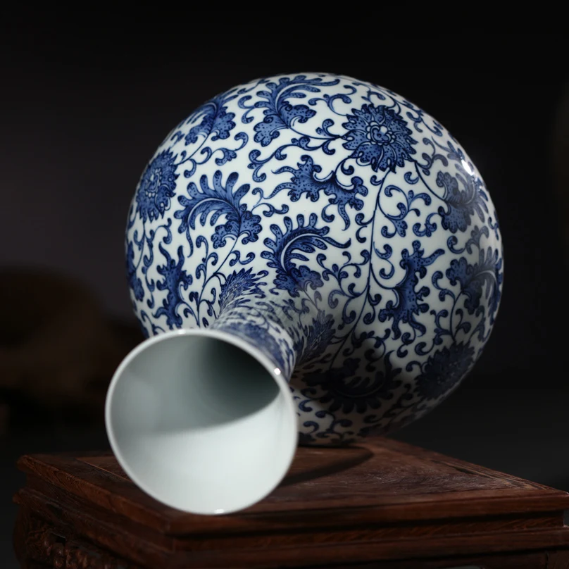 Jingdezhen Blue And White Ceramic Vase Ornaments Hand-painted Feather Pattern Antique Porcelain Chinese Table Decoration