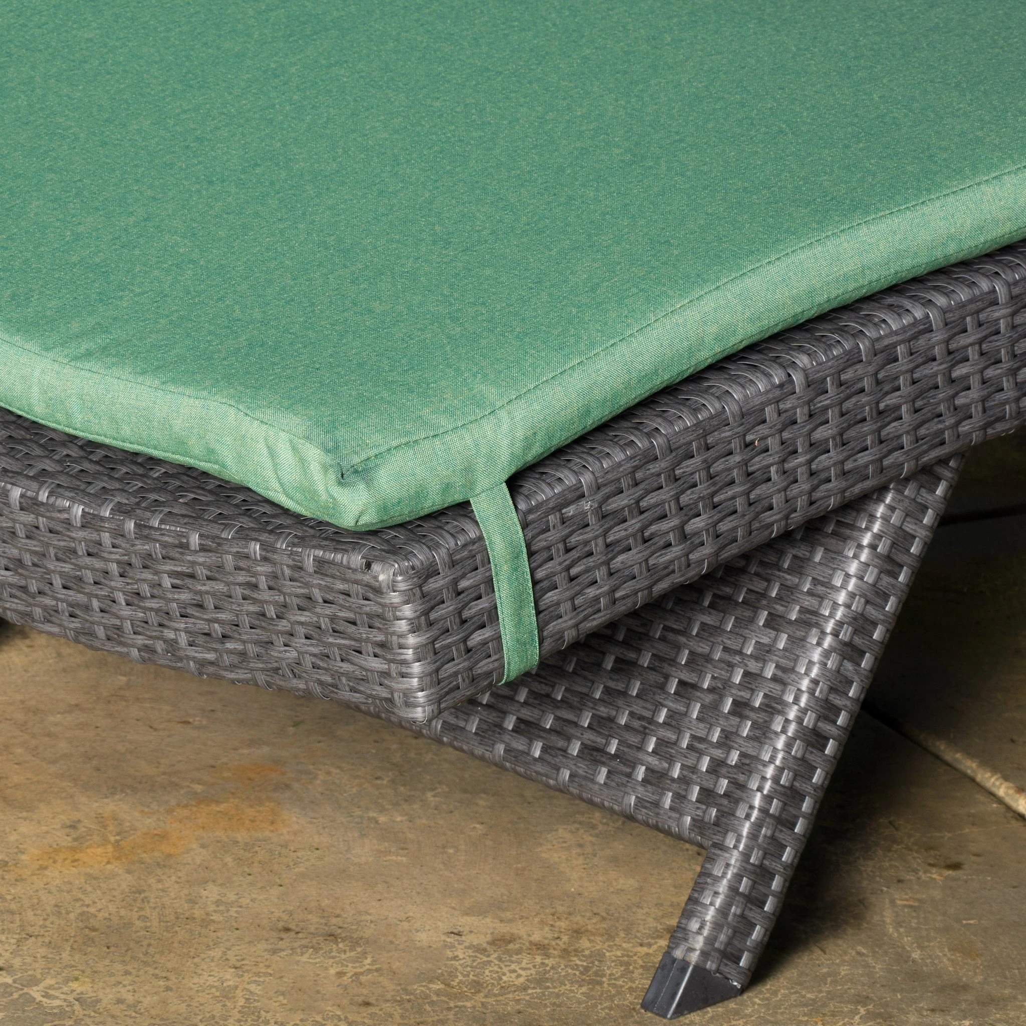 Nassau Outdoor Grey Wicker Adjustable Chaise Lounge with Jungle Green Cushion (2)