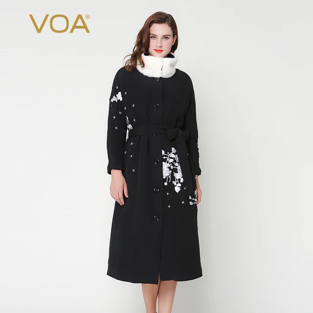 Best price at $802 Cheap VOA classic black and white with a vintage mink Nagymaros collar cotton padded jacker embroidered heavy silk winter coat M7272