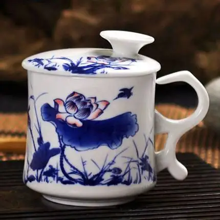 

The ceramic filter cup with cover office Cup individual cups of blue and white porcelain tea cup creative