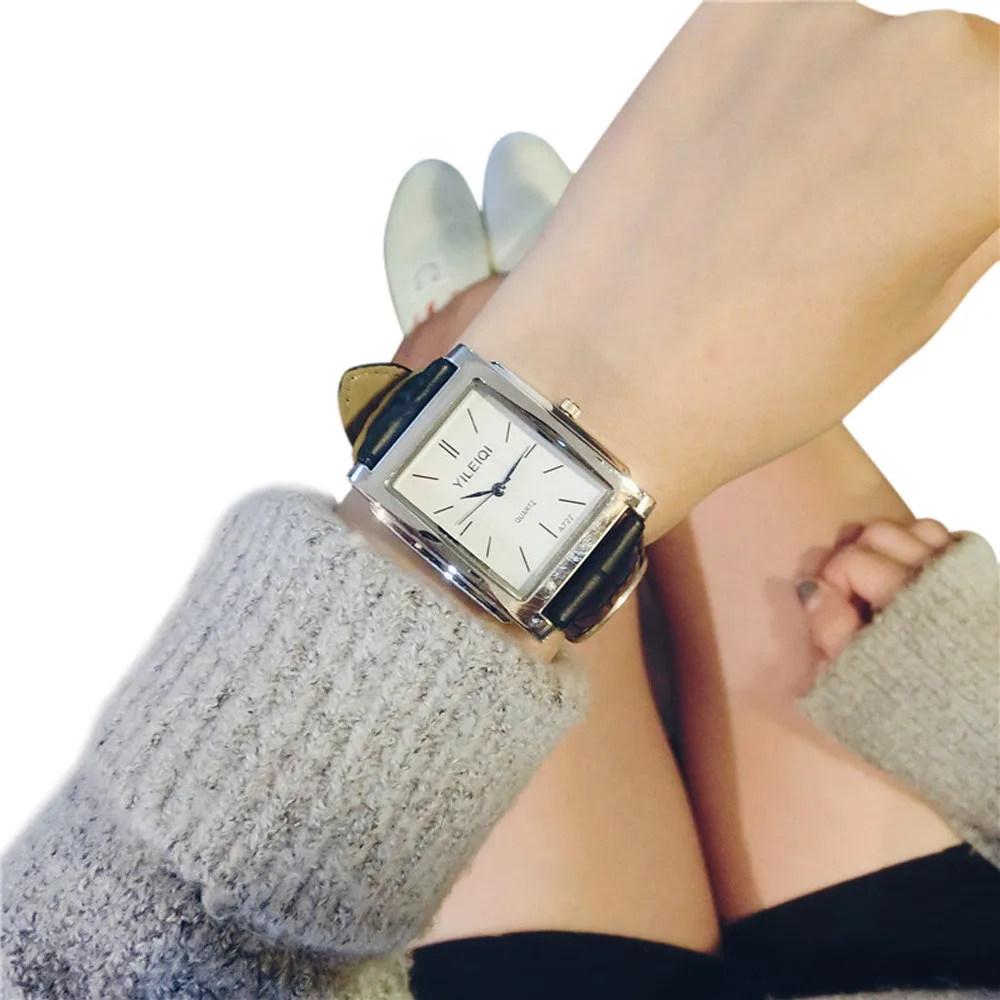 

New Relogio Couples Watch King & Queen Leather Quartz Watch Ladies Fashion Sport Clock Men's Watches Women's Watches Gifts 533