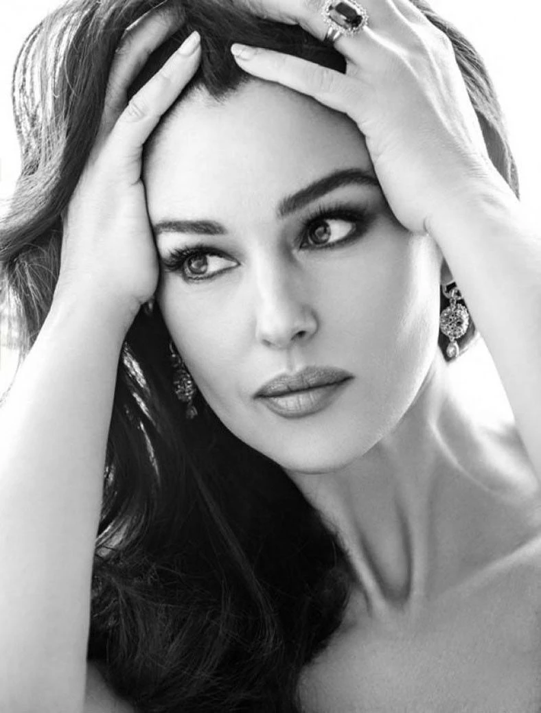 Bellucci sexy pictures monica Monica Bellucci Bellucci sexy pictures monica Monica Bellucci